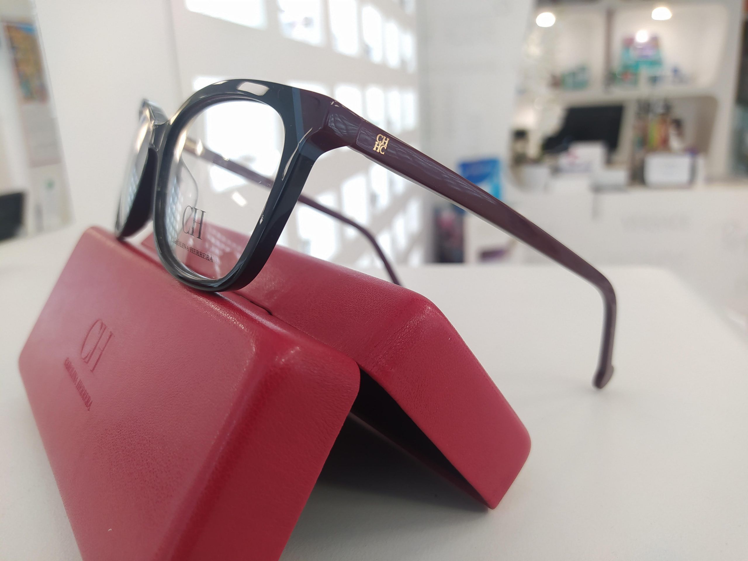 Gafa Carolina Herrera VHE806L col.0700 - Imagen 3