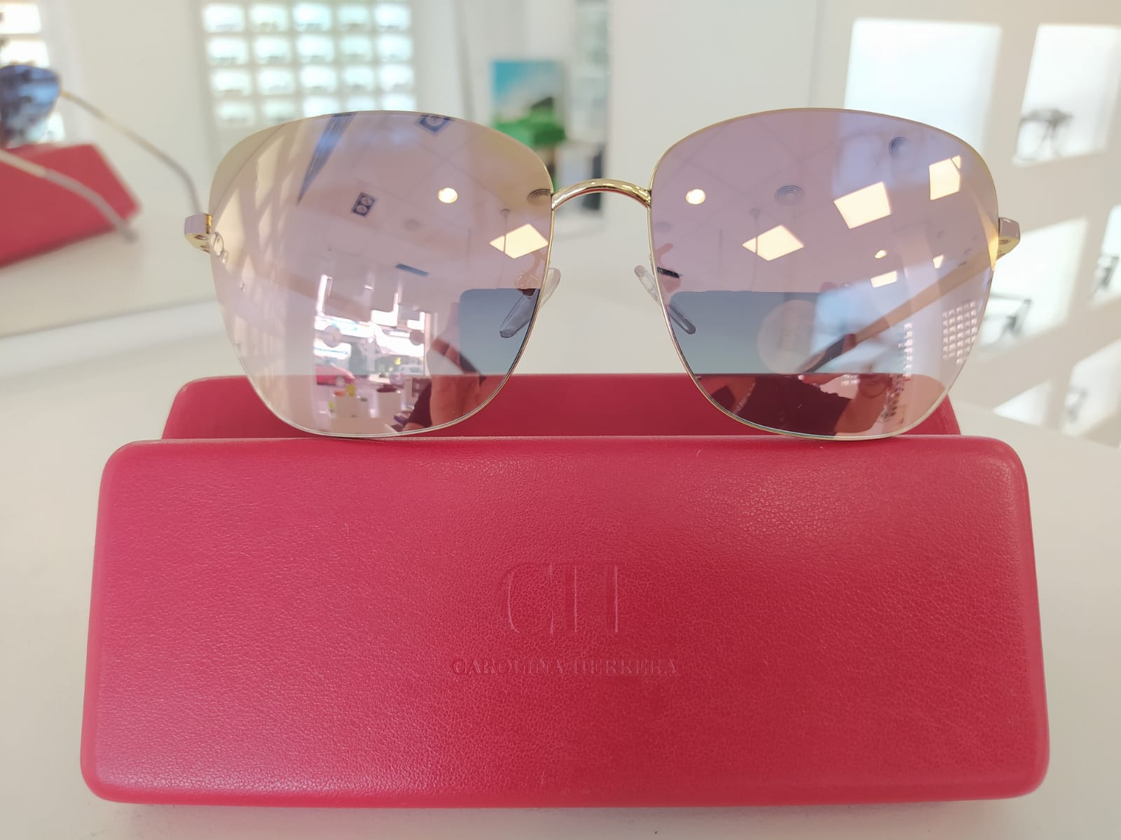 Gafa de sol Carolina Herrera SHE103 col.300G - Imagen 2