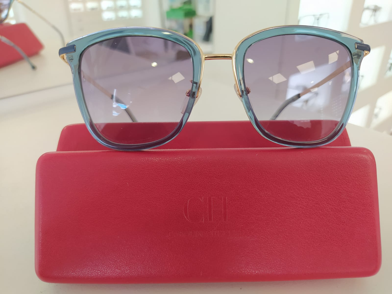 Gafa de sol Carolina Herrera SHE122 col.0D88 - Imagen 2